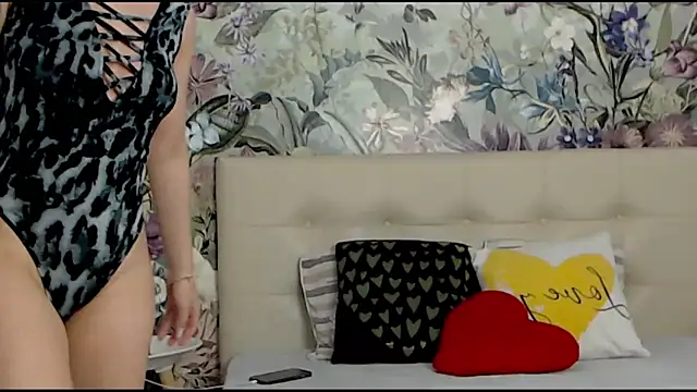 RoseDiamond06 online show from February 13, 1:59 pm