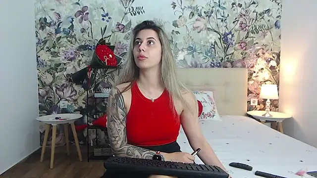 RoseDiamond06 online show from April 30, 1:34 am