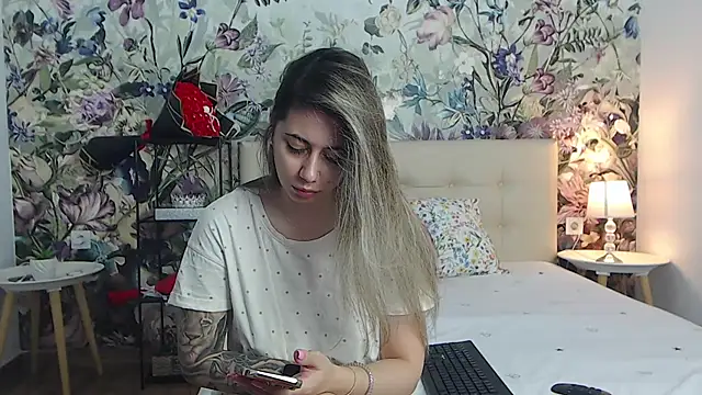 RoseDiamond06 online show from July 9, 1:48 pm