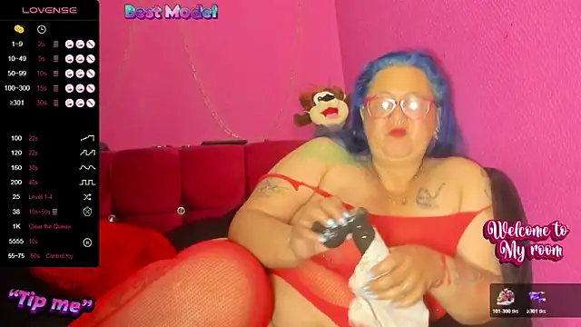 Snapshot of AnalGoddes chatting on January 6, 11:18 pm AnalGoddes online show from January 6, 11:18 pm