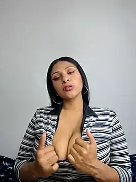 Snapshot of tanya_smitt chatting on February 13, 5:48 am tanya smitt online show from February 13, 5:48 am