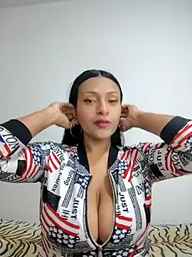 Snapshot of tanya_smitt chatting on February 21, 5:02 am tanya smitt online show from February 21, 5:02 am