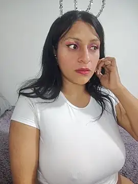 Snapshot of tanya_smitt chatting on November 1, 6:15 am tanya smitt online show from November 1, 6:15 am