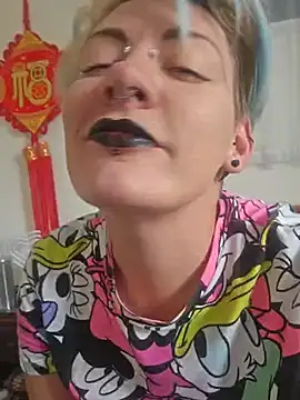 Snapshot of PinkTheHawk chatting on January 4, 11:59 pm PinkTheHawk online show from January 4, 11:59 pm