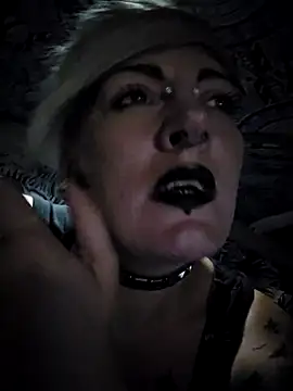 Snapshot of PinkTheHawk chatting on February 10, 8:53 am PinkTheHawk online show from February 10, 8:53 am