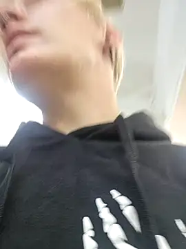 Snapshot of PinkTheHawk chatting on February 16, 11:16 pm PinkTheHawk online show from February 16, 11:16 pm