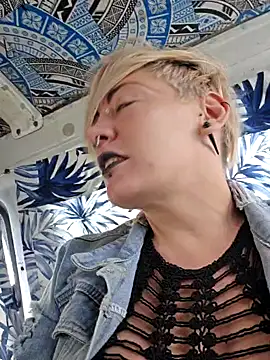 Snapshot of PinkTheHawk chatting on February 21, 10:26 pm PinkTheHawk online show from February 21, 10:26 pm