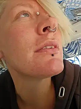 Snapshot of PinkTheHawk chatting on March 14, 11:43 pm PinkTheHawk online show from March 14, 11:43 pm