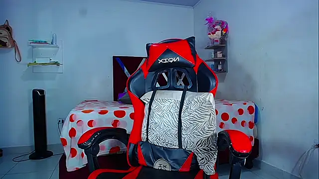 DanisaBrown online show from June 13, 2:26 pm
