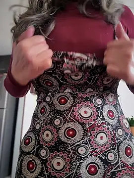 Snapshot of emma_tour chatting on January 9, 2:20 pm emma tour online show from January 9, 2:20 pm