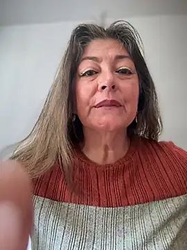 Snapshot of emma_tour chatting on January 12, 3:50 pm emma tour online show from January 12, 3:50 pm