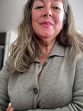 Snapshot of emma_tour chatting on January 13, 4:23 pm emma tour online show from January 13, 4:23 pm