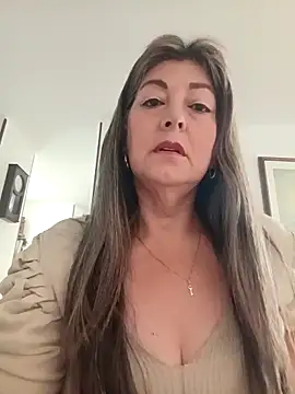 Snapshot of emma_tour chatting on April 15, 1:29 pm emma tour online show from April 15, 1:29 pm