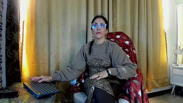 girasol walton online show from February 6, 10:53 pm