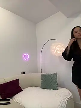 Snapshot of Rileysim88 chatting on October 6, 8:34 am Rileysim88 online show from October 6, 8:34 am