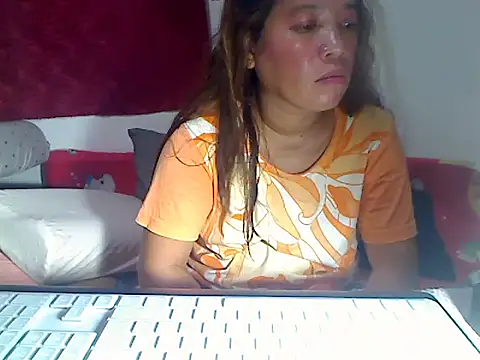 Snapshot of wethornypussy4u chatting on February 22, 12:12 am wethornypussy4u online show from February 22, 12:12 am