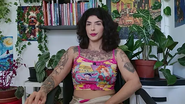 Snapshot of TaliMajesty chatting on May 3, 10:21 am TaliMajesty online show from May 3, 10:21 am