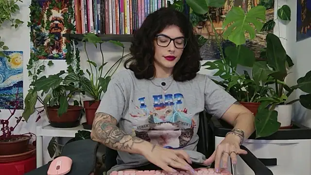 Snapshot of TaliMajesty chatting on May 8, 8:30 am TaliMajesty online show from May 8, 8:30 am