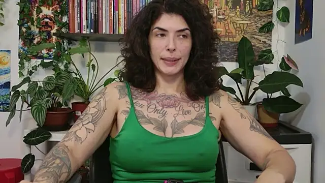 Snapshot of TaliMajesty chatting on May 14, 9:54 pm TaliMajesty online show from May 14, 9:54 pm