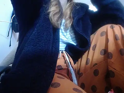 Mia davis01 online show from September 20, 7:04 pm