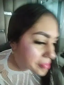 Snapshot of chelaqueen_ chatting on July 13, 7:27 pm chelaqueen online show from July 13, 7:27 pm