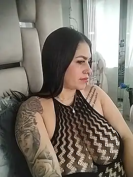 Snapshot of chelaqueen_ chatting on July 31, 2:16 pm chelaqueen online show from July 31, 2:16 pm