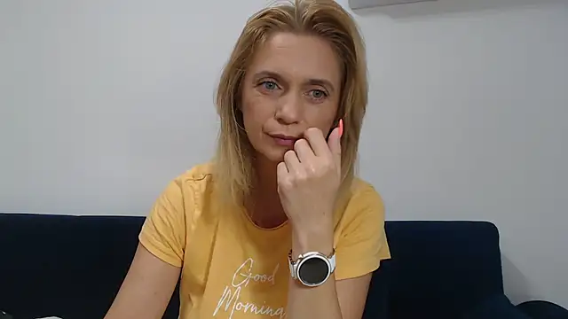 Snapshot of MysticCreature chatting on June 6, 5:12 am MysticCreature online show from June 6, 5:12 am