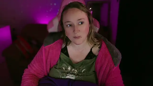 kisicaxx online show from February 12, 6:51 pm