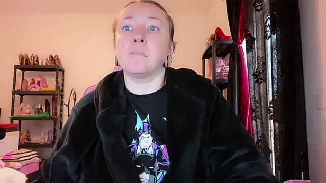 kisicaxx online show from December 4, 11:41 am