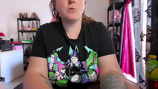 kisicaxx online show from April 29, 2:32 pm