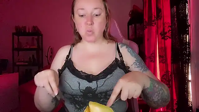 kisicaxx online show from July 1, 9:00 am