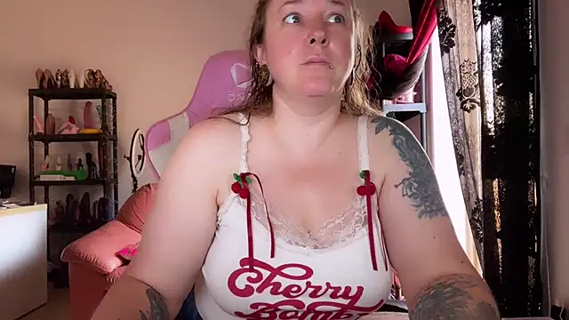 kisicaxx online show from July 4, 5:13 am