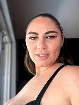 lovely beast online show from February 20, 6:52 pm