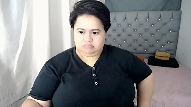 Snapshot of hotlesby4uxxx chatting on December 17, 1:38 pm hotlesby4uxxx online show from December 17, 1:38 pm