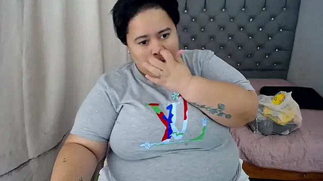 Snapshot of hotlesby4uxxx chatting on December 27, 1:50 pm hotlesby4uxxx online show from December 27, 1:50 pm