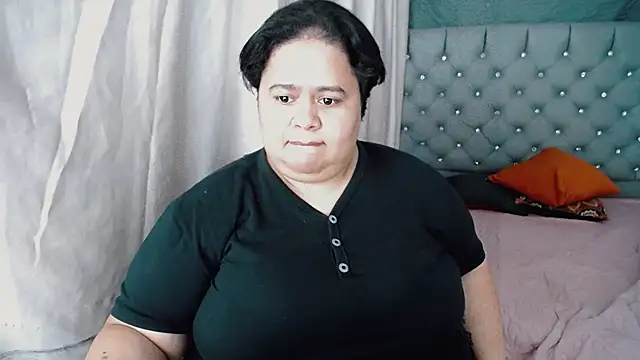 Snapshot of hotlesby4uxxx chatting on January 9, 11:13 pm hotlesby4uxxx online show from January 9, 11:13 pm