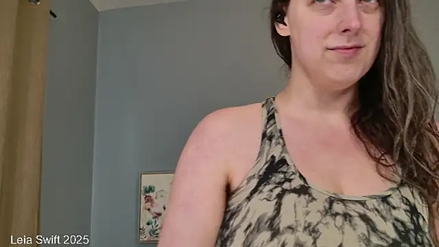 LeiaSwift online show from February 8, 7:49 pm