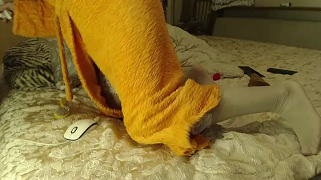 Snapshot of larawet chatting on December 27, 1:11 am larawet online show from December 27, 1:11 am