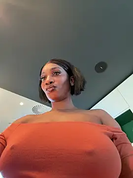 Snapshot of __Nessa__ chatting on April 25, 11:13 am Nessa online show from April 25, 11:13 am