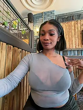 Snapshot of __Nessa__ chatting on May 1, 11:37 am Nessa online show from May 1, 11:37 am