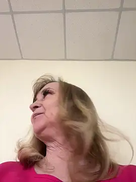 Irina2909xh online show from May 1, 10:31 am