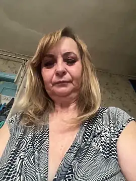 Irina2909xh online show from June 13, 6:00 am