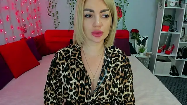 LunaBellucci online show from January 18, 11:58 am