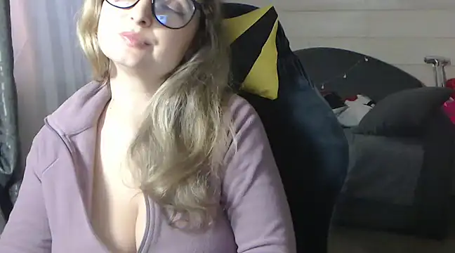 RubiLakros online show from February 14, 2:23 pm