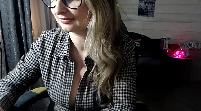 RubiLakros online show from February 21, 7:43 pm