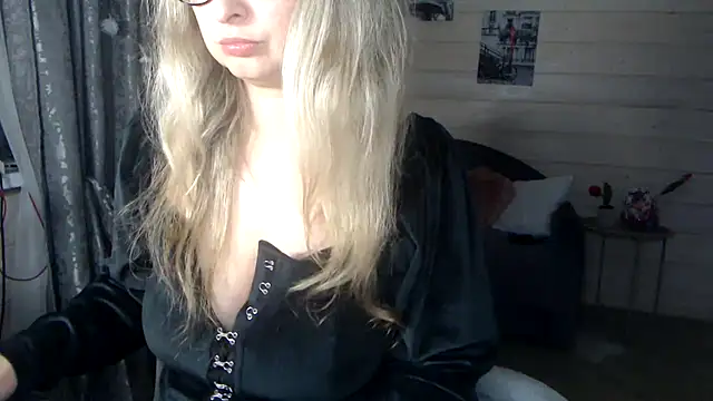 RubiLakros online show from November 24, 8:19 pm