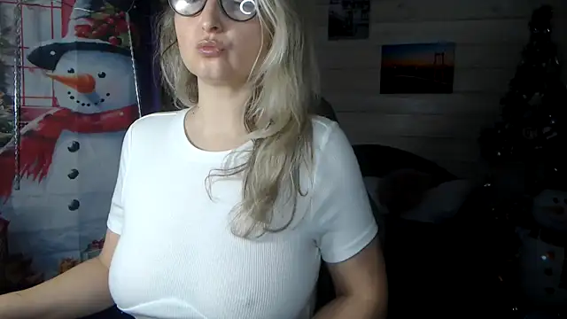 RubiLakros online show from January 12, 9:47 am