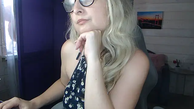 RubiLakros online show from August 2, 11:52 am