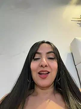 Snapshot of AshleyJhonson chatting on July 18, 2:05 am AshleyJhonson online show from July 18, 2:05 am