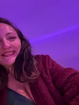 Snapshot of itsCassie chatting on February 4, 2:12 pm itsCassie online show from February 4, 2:12 pm